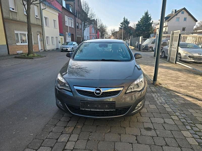 Gebraucht Opel Astra 110 PS (80 kW) 2010 Grau Limousine