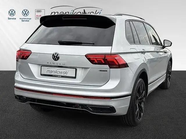 Gebraucht VW Tiguan R-line 200 PS (147 kW) 2022 Silber SUV