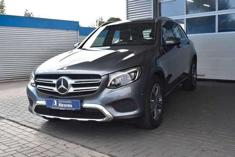 Grau Gebraucht 2016 Mercedes GLC250 SUV | 27.490 € (Guter Preis) - Bild 1/4