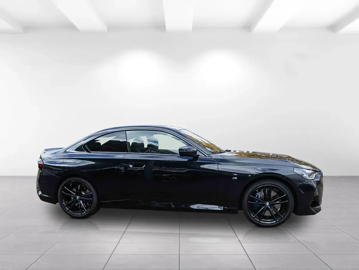 Gebraucht BMW 220 Shadowline 190 PS (139 kW) 2024 Black sapphire metallic Coupé