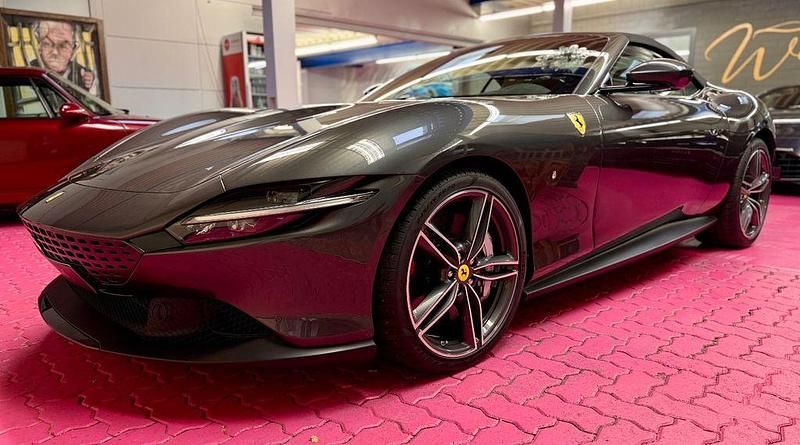 Neu Ferrari Roma 620 PS (456 kW) 2025 Grau Coupé