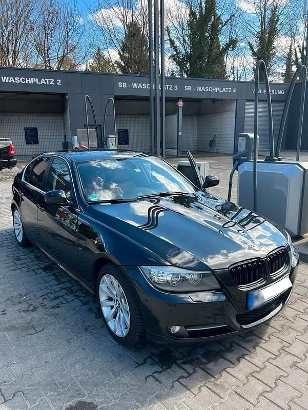 Gebraucht BMW 325 204 PS (150 kW) 2010 Limousine