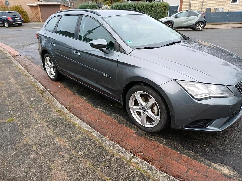 Gebraucht Seat Leon ST 81 PS (59 kW) 2015 Grau Kombi