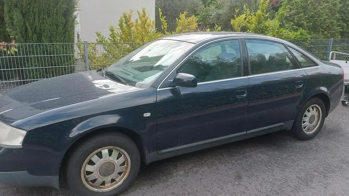Używany Audi A6 150 KM (110 kW) 1999 Niebieski Sedan/Limuzyna