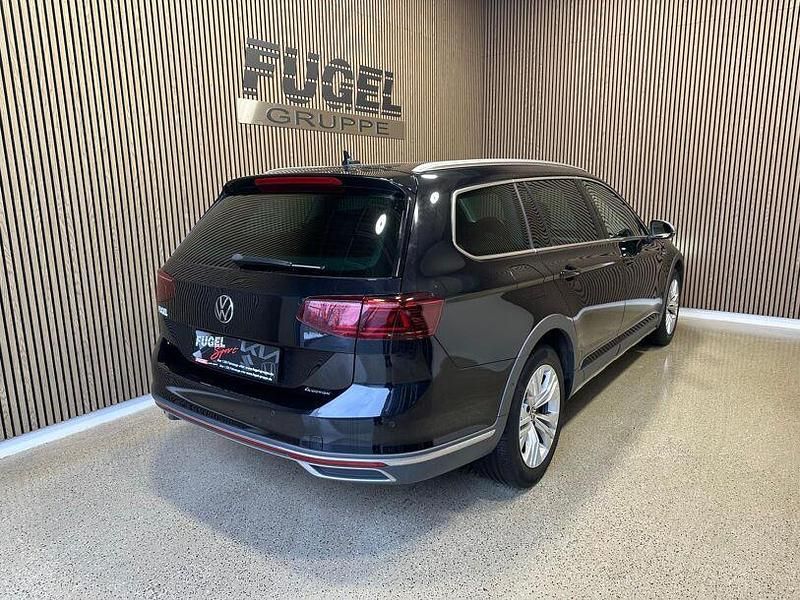 Gebraucht VW Passat Alltrack IQ Drive 200 PS (147 kW) 2022 Schwarz Kombi