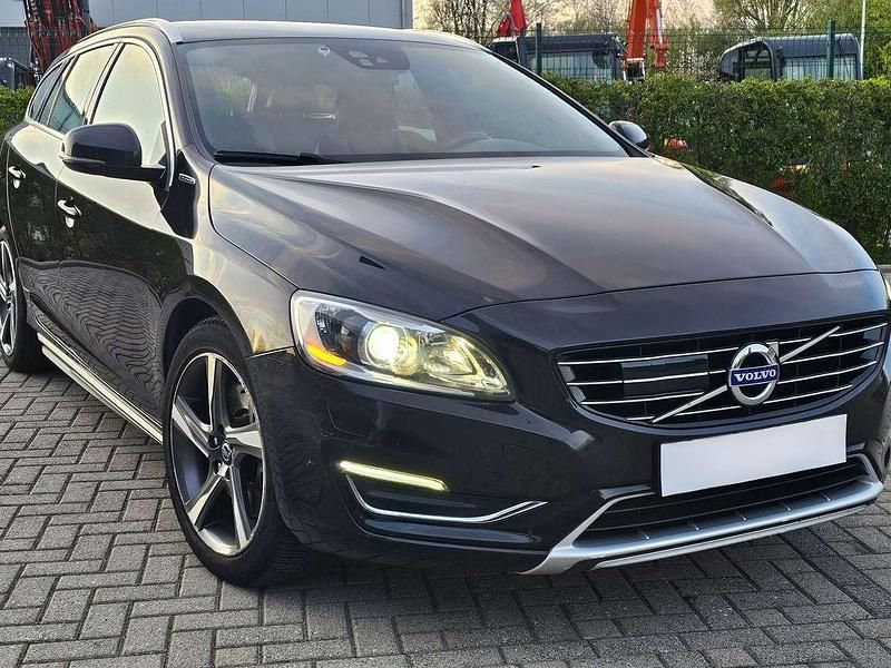 Braun Gebraucht 2013 Volvo V60 Kombi | 13.500 € (Teuer) - Bild 1/4