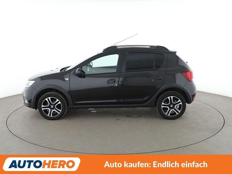Gebraucht Dacia Sandero Celebration 90 PS (66 kW) 2020 Schwarz Kleinwagen