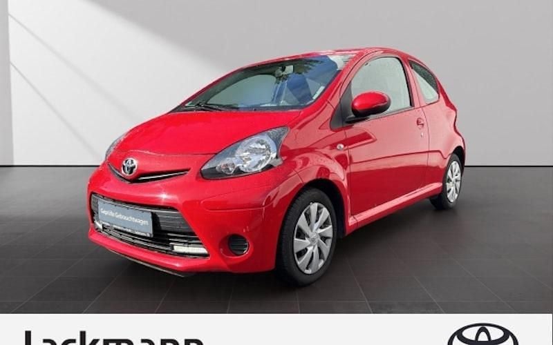 Gebraucht Toyota Aygo Cool 68 PS (50 kW) 2014 Rot Kleinwagen