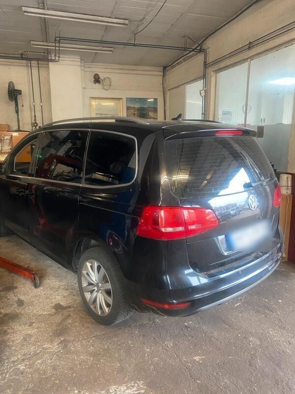 Schwarz Gebraucht 2014 VW Sharan Van / Kleinbus | 7.990 € (Guter Preis) - Bild 1/4