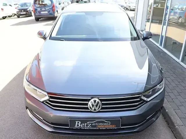 Gebraucht VW Passat Comfortline 150 PS (110 kW) 2017 Grau Kombi