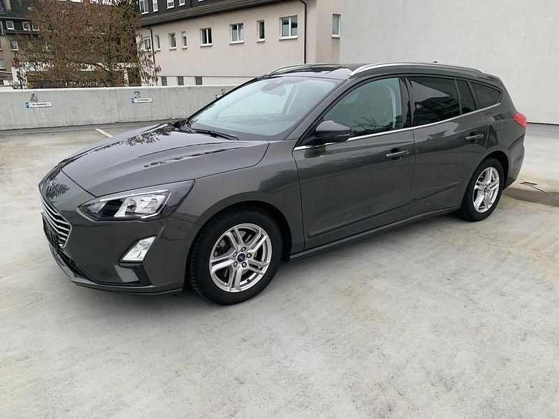 Gebraucht Ford Focus 120 PS (88 kW) 2020 Grau Limousine