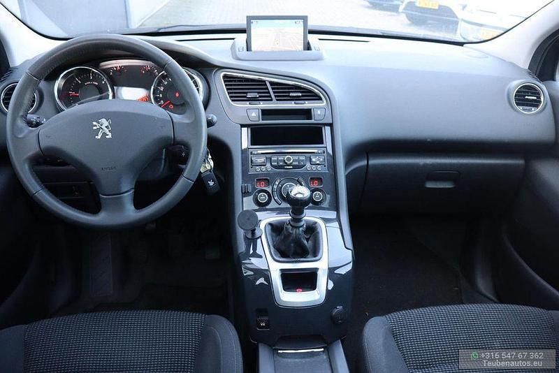 Gebraucht Peugeot 5008 Active 114 PS (83 kW) 2014 Schwarz Van / Kleinbus