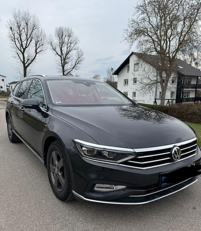 Gebraucht VW Passat Elegance 150 PS (110 kW) 2020 Grau Kombi