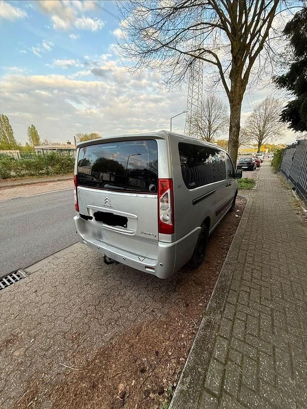 Begagnad Citroën Jumpy 128 HK (94 kW) 2012 Silver Minibuss