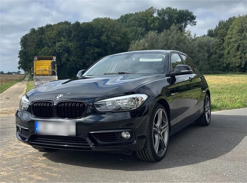 Schwarz Gebraucht 2018 BMW 120 Advantage Kleinwagen | 14.499 € (Guter Preis) - Bild 1/4