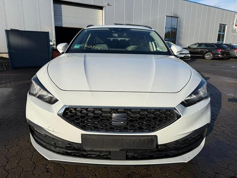 Gebraucht Seat Leon Style 131 PS (96 kW) 2022 Weiß Limousine