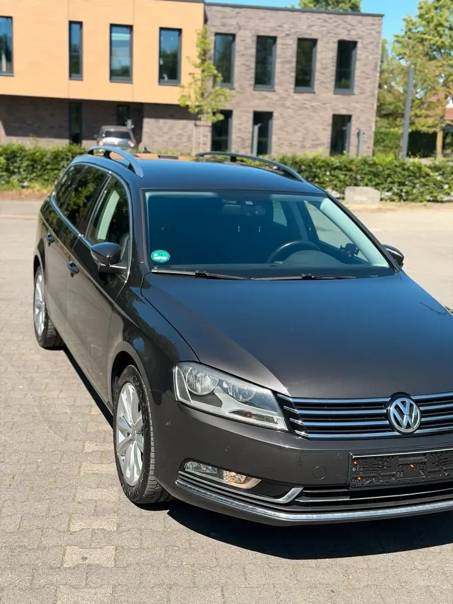 Gebraucht VW Passat 140 PS (102 kW) 2011 Grau Kombi