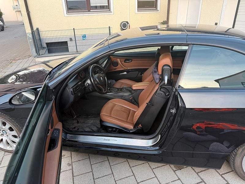 Gebraucht BMW 330 Cabriolet Performance 272 PS (200 kW) 2008 Schwarz Cabrio