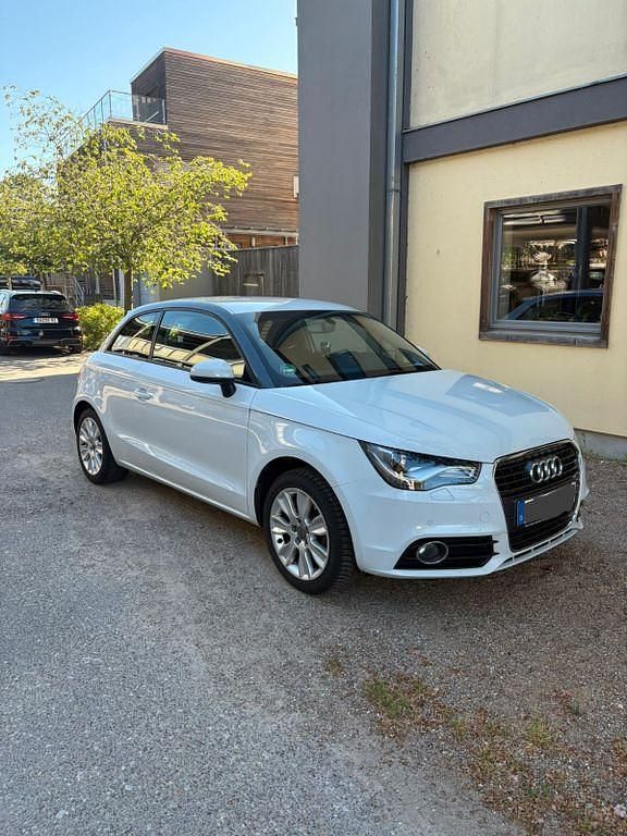 Weiß Gebraucht 2014 Audi A1 Sportback Kleinwagen | 7.500 € (Guter Preis) - Bild 1/4