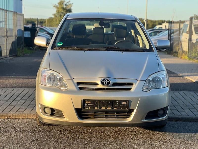 Silber Gebraucht 2005 Toyota Corolla Executive Limousine | 6.750 € (Teuer) - Bild 1/4