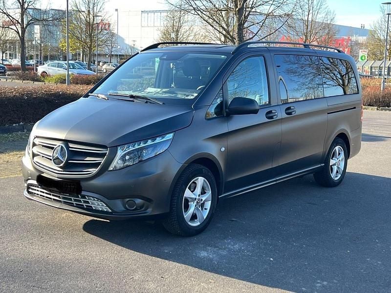 Gebraucht Mercedes Vito 237 PS (174 kW) 2023 Schwarz Van