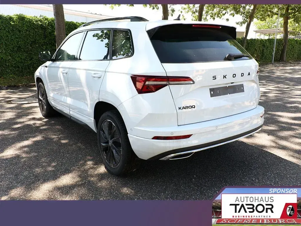 Neu Skoda Karoq 150 PS (110 kW) 2026 Moonweiß perleffekt SUV
