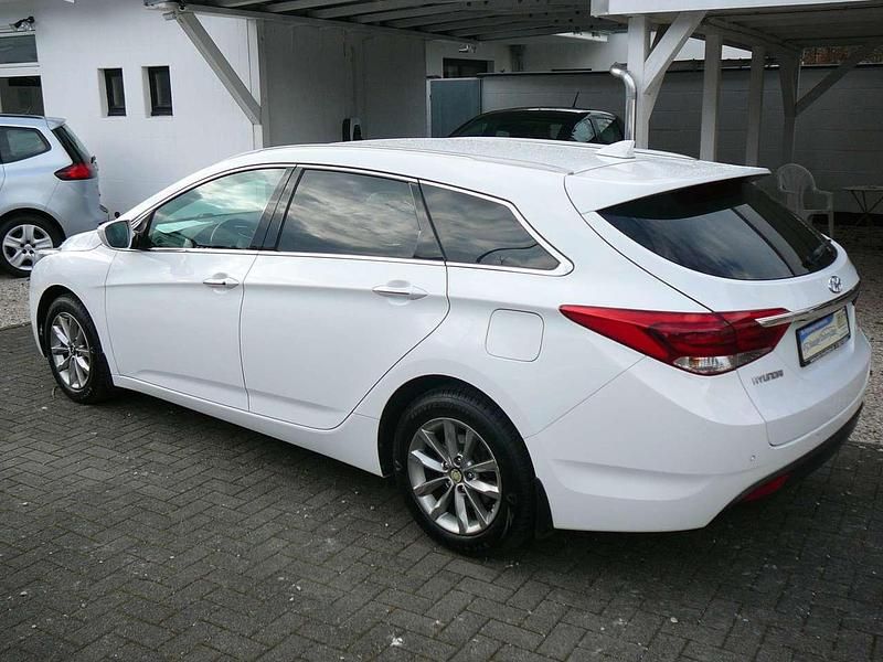 Gebraucht Hyundai i40 135 PS (99 kW) 2017 Weiß Kombi