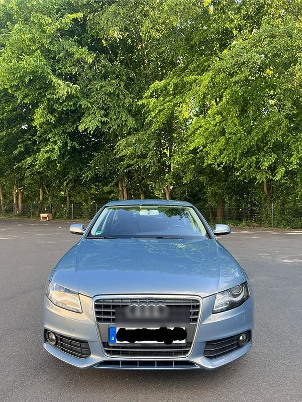 Blau Gebraucht 2010 Audi A4 Limousine | 6.000 € (Fairer Preis) - Bild 1/4