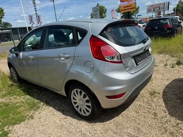 Gebraucht Ford Fiesta Trend 80 PS (58 kW) 2016 Silber Kleinwagen