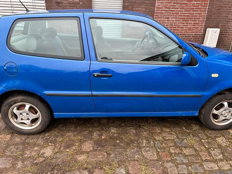 Gebraucht VW Polo Basis 50 PS (36 kW) 2000 Blau Kleinwagen