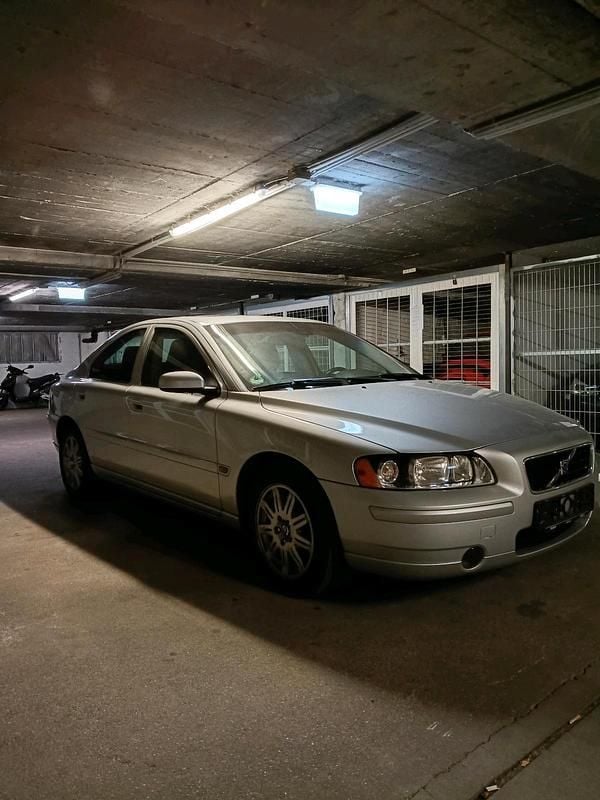Gebraucht Volvo S60 140 PS (102 kW) 2006 Silber Limousine