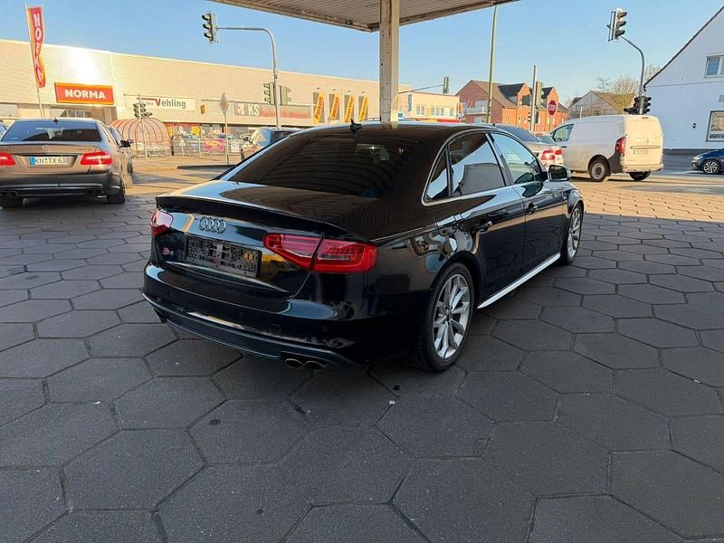 Second-hand Audi S4 Ambiente 333 CP (244 kW) 2014 Negru Berlinǎ