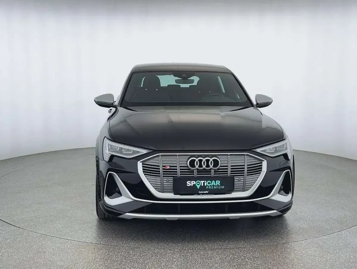 Gebraucht Audi e-tron 369 kW (503 PS) 2022 Schwarz SUV