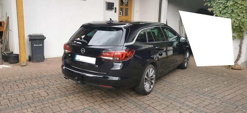 Gebraucht Opel Astra 150 PS (110 kW) 2018 Blau Limousine