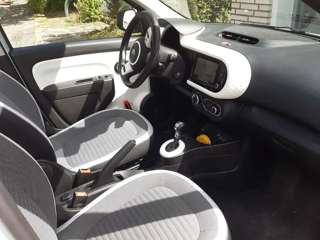 Gebraucht Renault Twingo Equilibre 60 kW (82 PS) 2022 Weiß Kleinwagen