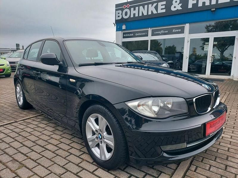 Schwarz Gebraucht 2011 BMW 116 Advantage Kleinwagen | 3.499 € (Superpreis) - Bild 1/4