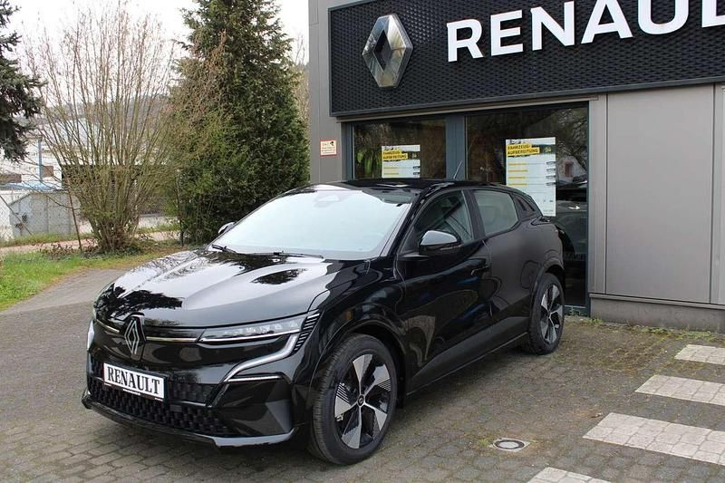 Gebraucht Renault Megane E-Tech Evolution 160 kW (218 PS) 2022 Blackpearlschwarz Limousine