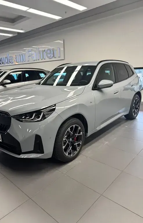Gebraucht BMW X3 M Sport 197 PS (144 kW) 2026 Grau SUV