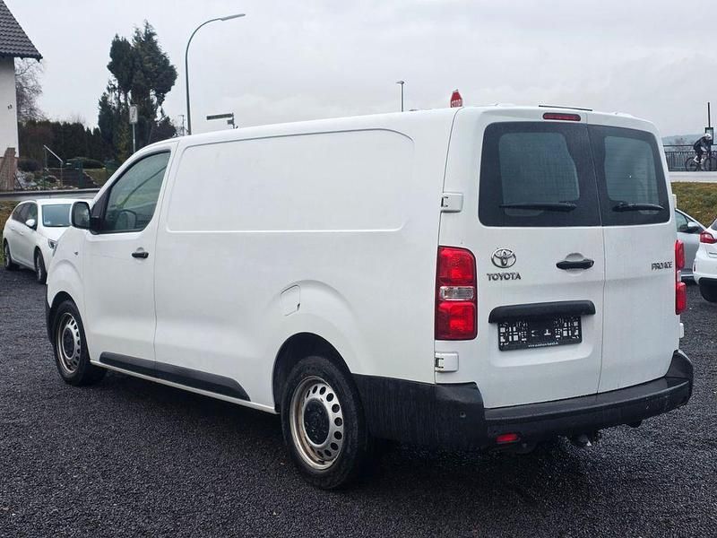 Gebraucht Toyota Proace 122 PS (89 kW) 2018 Weiß Van / Kleinbus