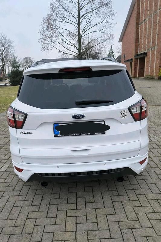 Gebraucht Ford Kuga ST 179 PS (131 kW) 2017 Weiß SUV
