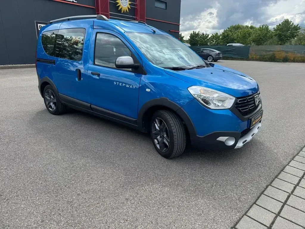 Gebraucht Dacia Dokker Celebration 116 PS (85 kW) 2017 Blau Van / Kleinbus