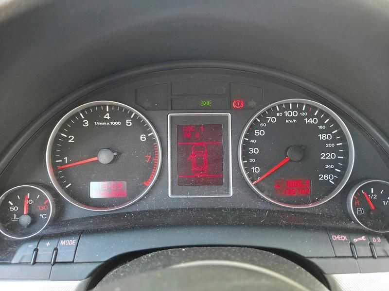 Andere farben Gebraucht 2004 Audi A4 S-Line Limousine | 8.000 € - Bild 1/4