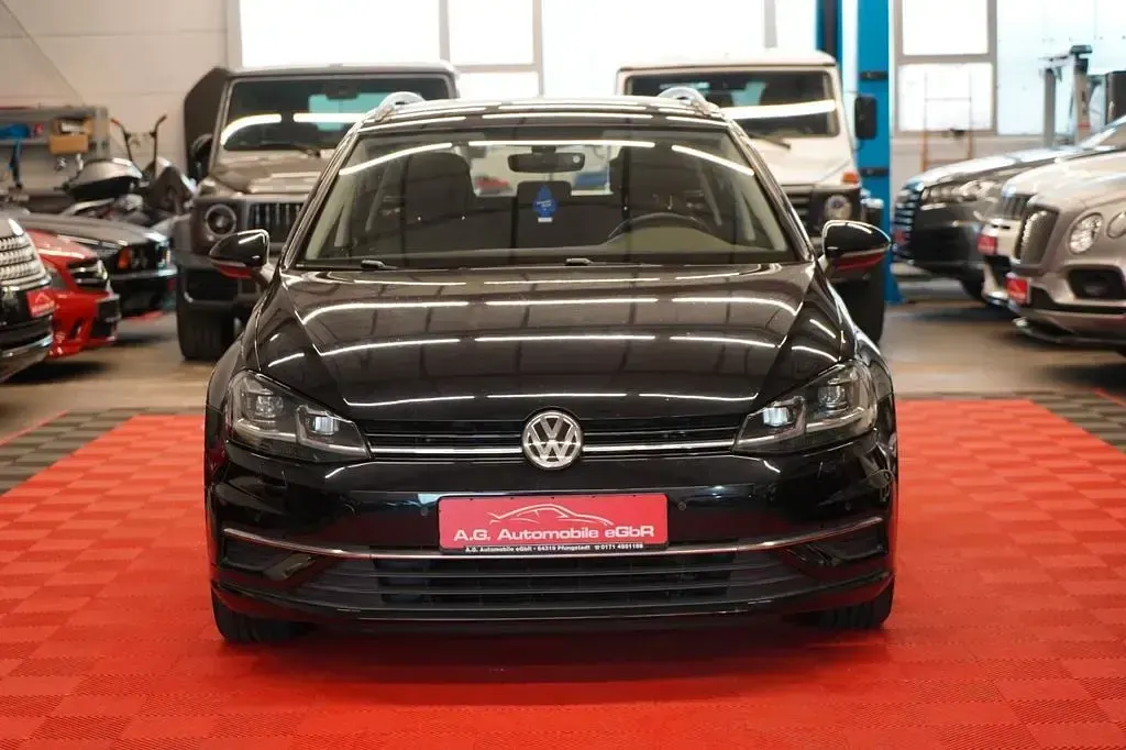 Gebraucht VW Golf VII Comfortline 150 PS (110 kW) 2018 Schwarz Kombi