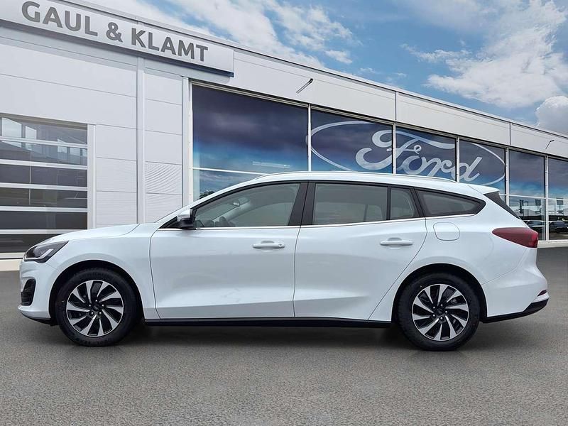 Neu Ford Focus Titanium 125 PS (91 kW) 2025 Frostweiß Kombi