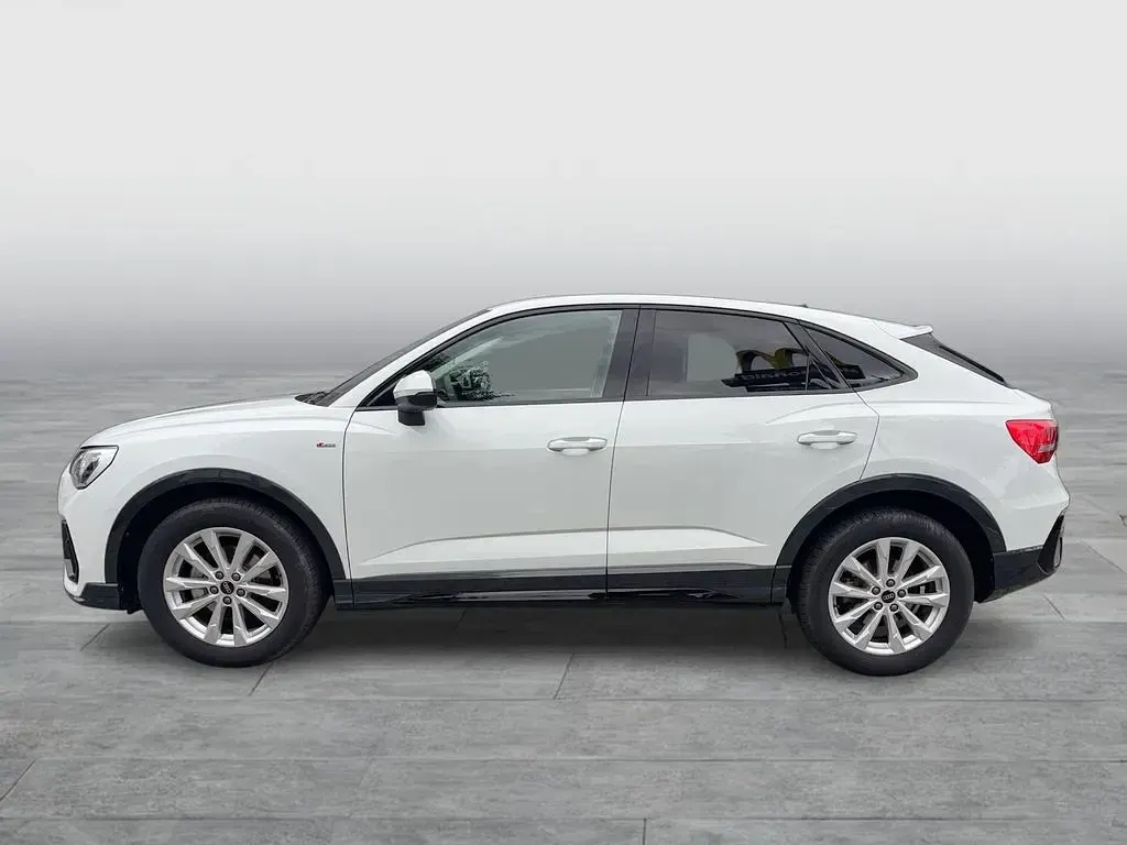 Gebraucht Audi Q3 Sportback S-Line 150 PS (110 kW) 2025 Gletscherweiß metallic SUV