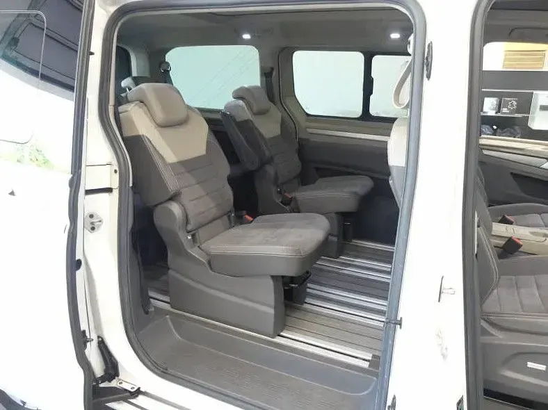 Gebraucht VW Multivan Style 204 PS (150 kW) 2022 Candyweiß Van / Kleinbus