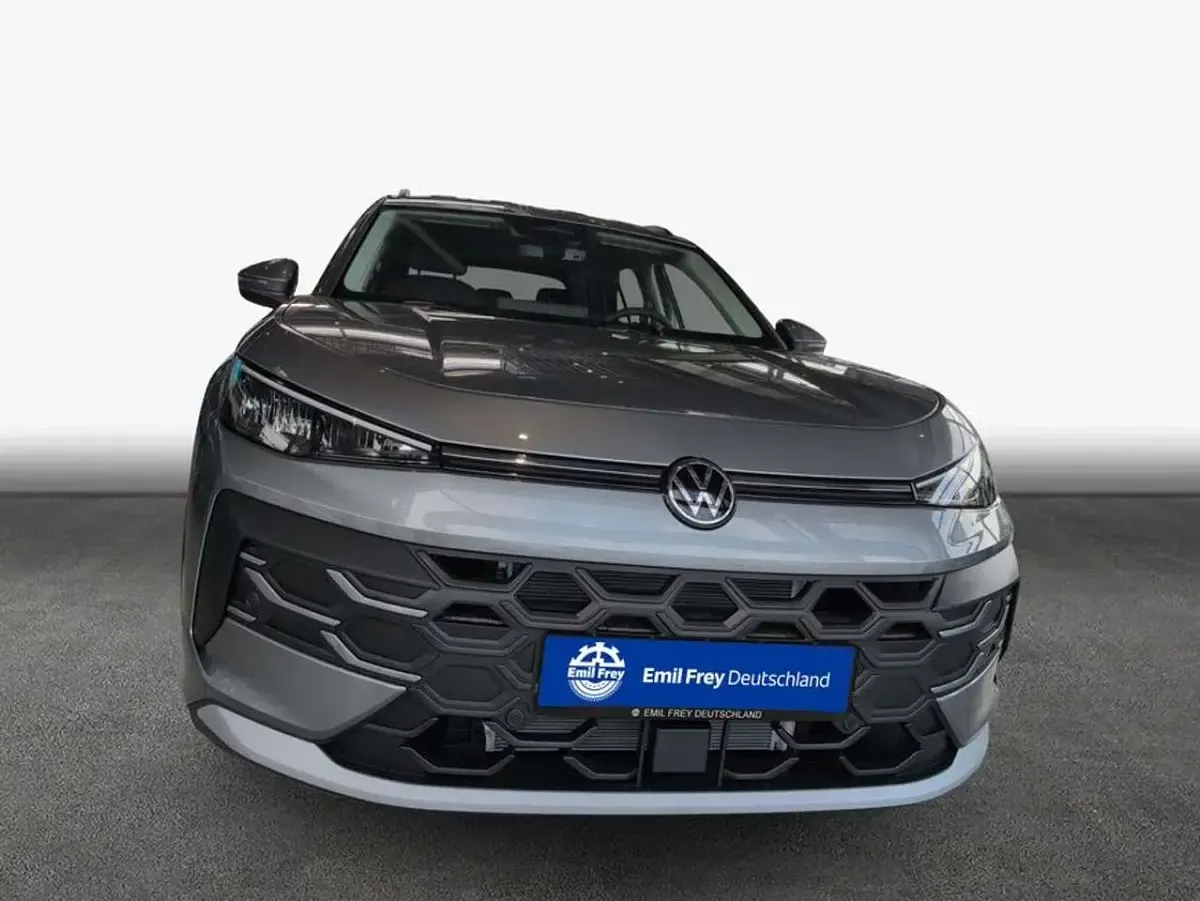 Neu VW T-Roc Life 116 PS (85 kW) 2026 Wolf grey metallic SUV