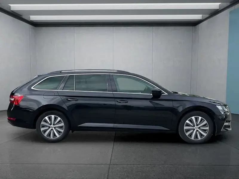 Gebraucht Skoda Superb 218 PS (160 kW) 2022 Schwarz Kombi