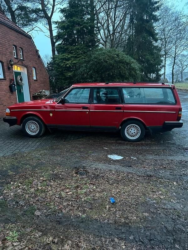 Gebraucht Volvo 240 150 PS (110 kW) 1991 Rot Kombi