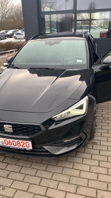 Schwarz Gebraucht 2021 Seat Leon ST FR Kombi | 22.000 € (Fairer Preis) - Bild 1/4